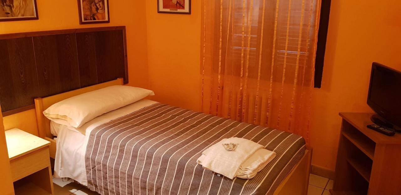 Hotel Piccadilly à Sant'Andrea Bagni Extérieur photo